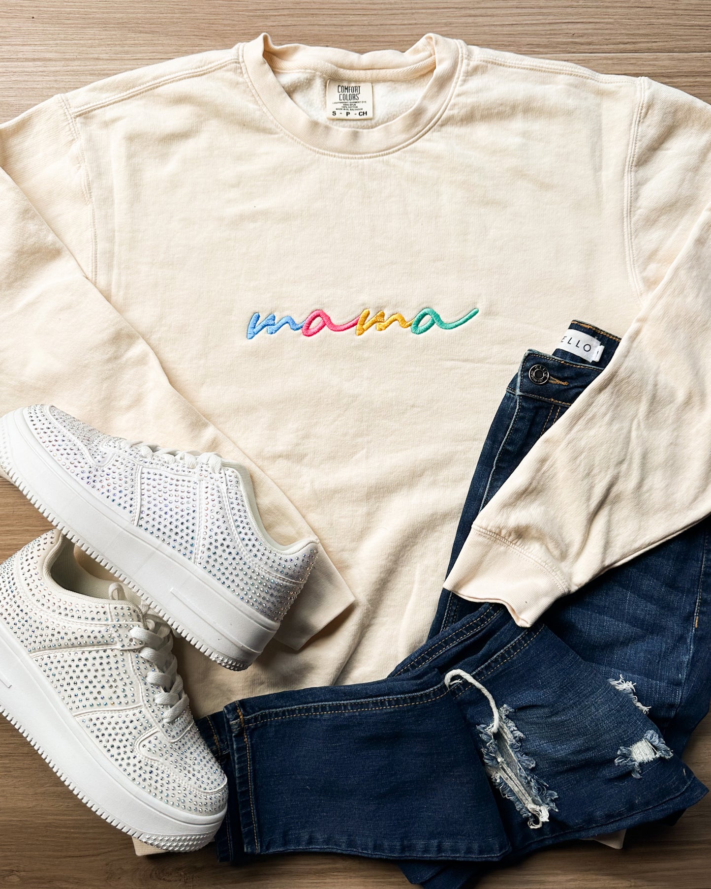 Mama Embroidery Cream Sweatshirt